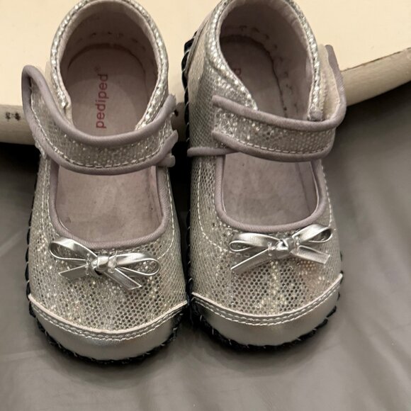 pediped Ines Silver Originals shoes - Picture 1 of 8